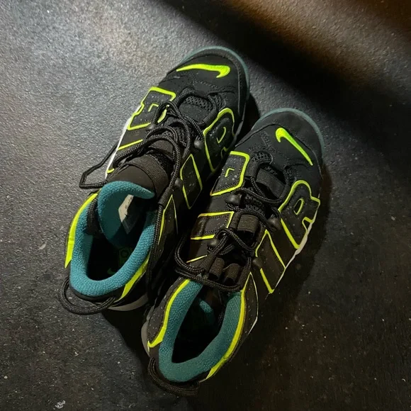 Nike Kids Uptempo Sneakers - Picture 2 of 3